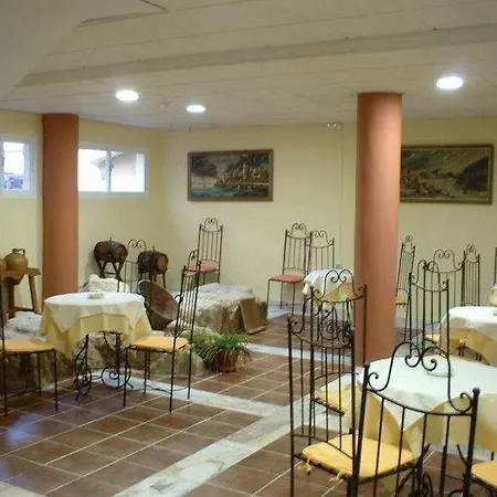 Maximiano Herculeo Hotell 2*