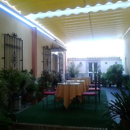 Maximiano Herculeo Hotel 2*