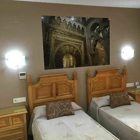 Hotell Maximiano Herculeo 2*